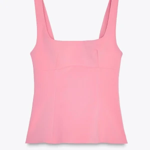 Rosa topp - Supertrendig rosa topp från Zara i storlek S. Helt oanvänd, prislapp kvar🩷🩷🩷