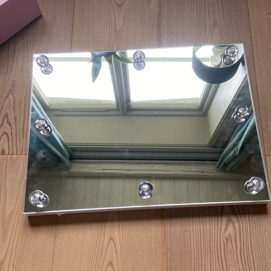 Sminkspegel med belysning  - 1