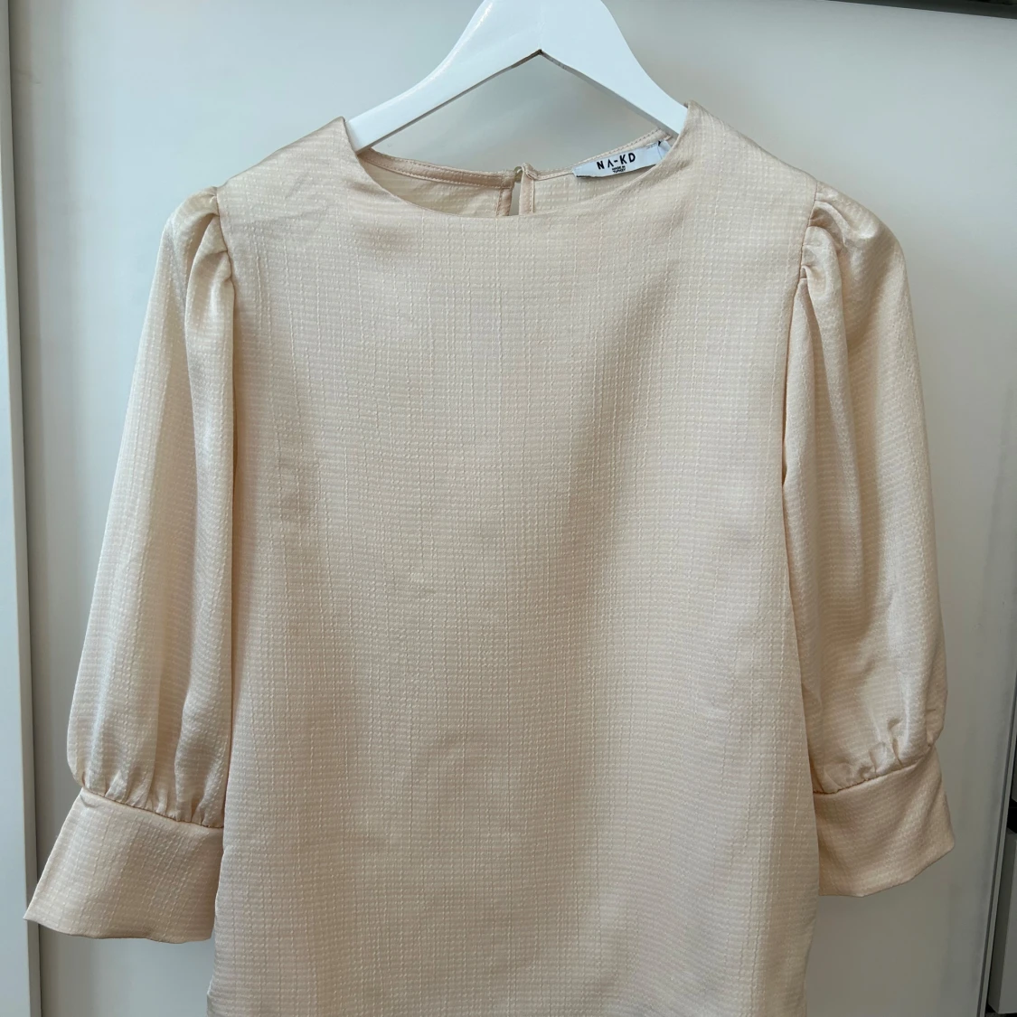 Beige blus från NA-KD - 3