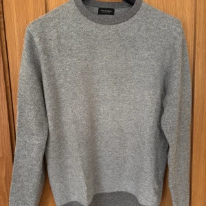 Tröja från Bruun & Stengade - Säljer en tröja från Bruun & Stengade. Storlek: XL (men passar snarare som M-L). Hör av dig vid fråga!