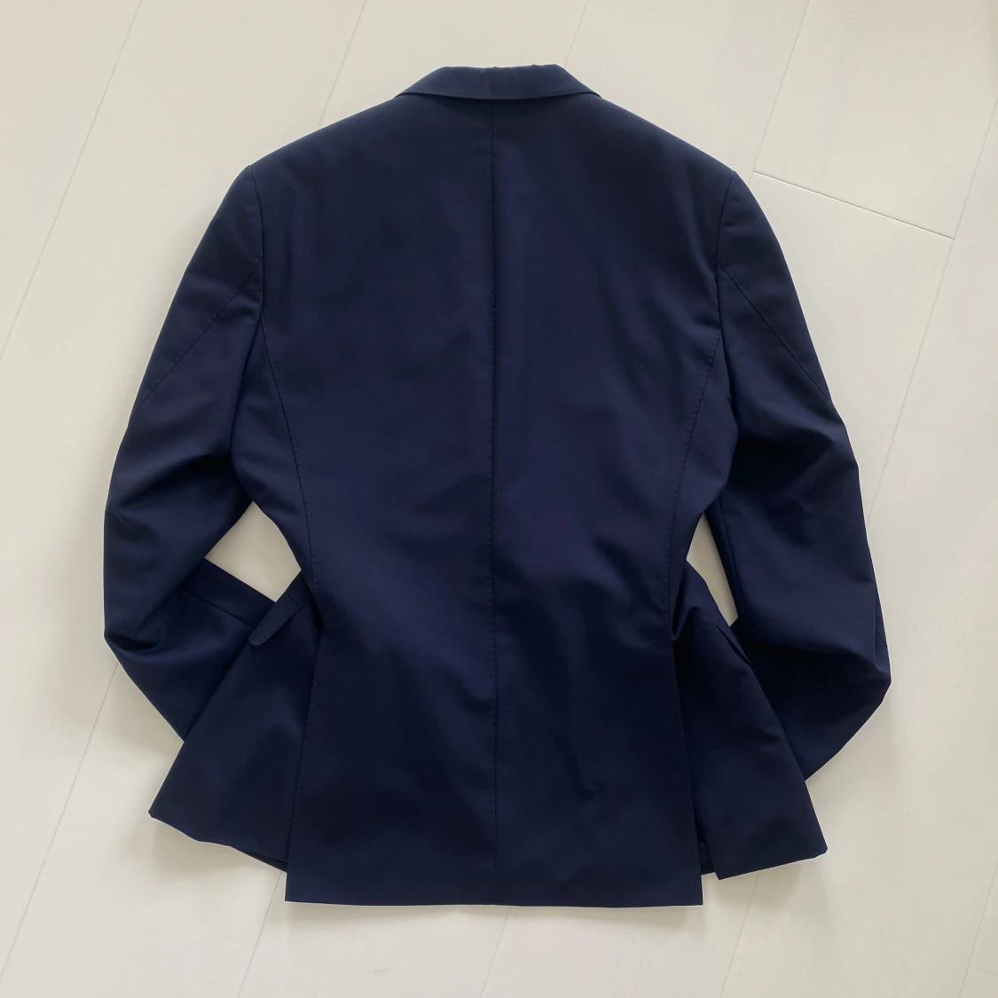 Mörkblå kostym från Oscar Jacobson - 2