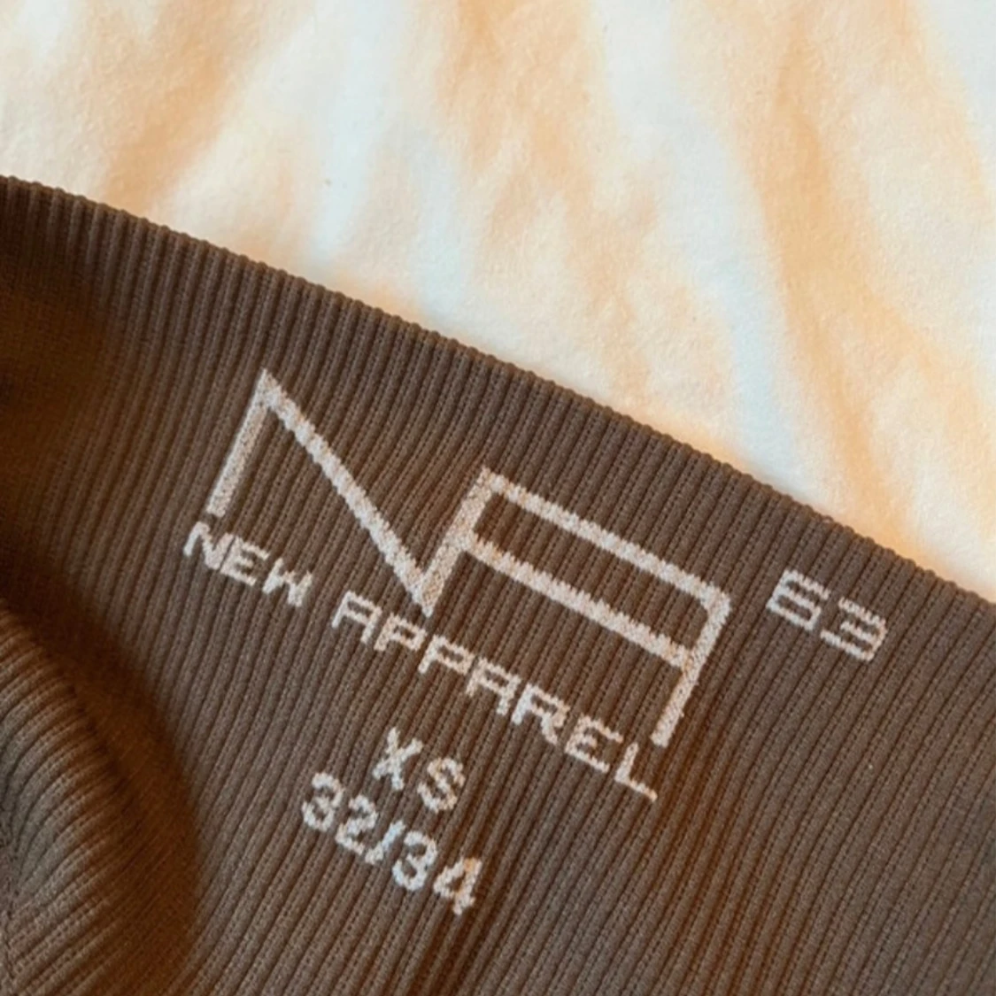 Bruna ribbade seamless leggings från New Apparel - 2