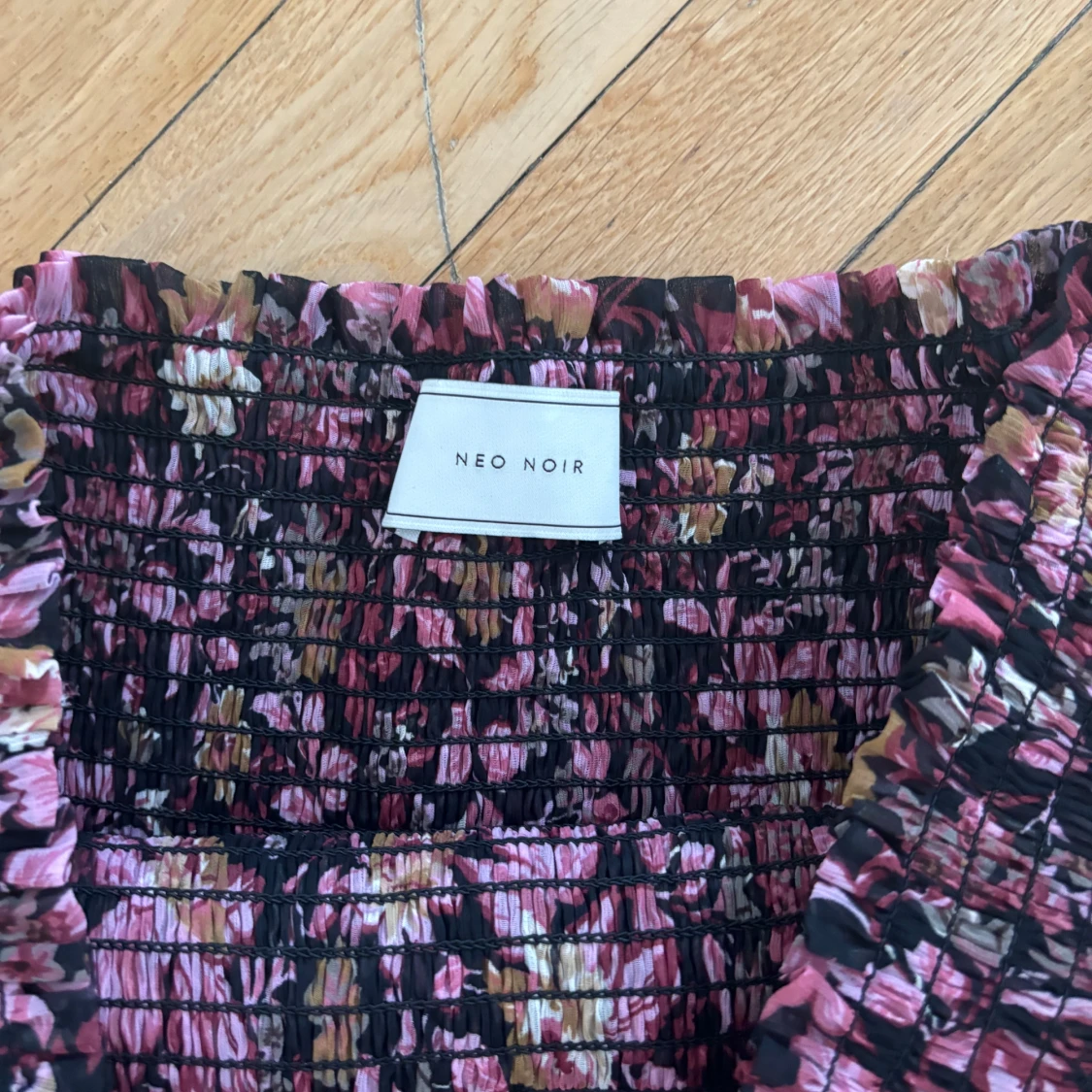 Blommig volangkjol från Neo Noir - 2
