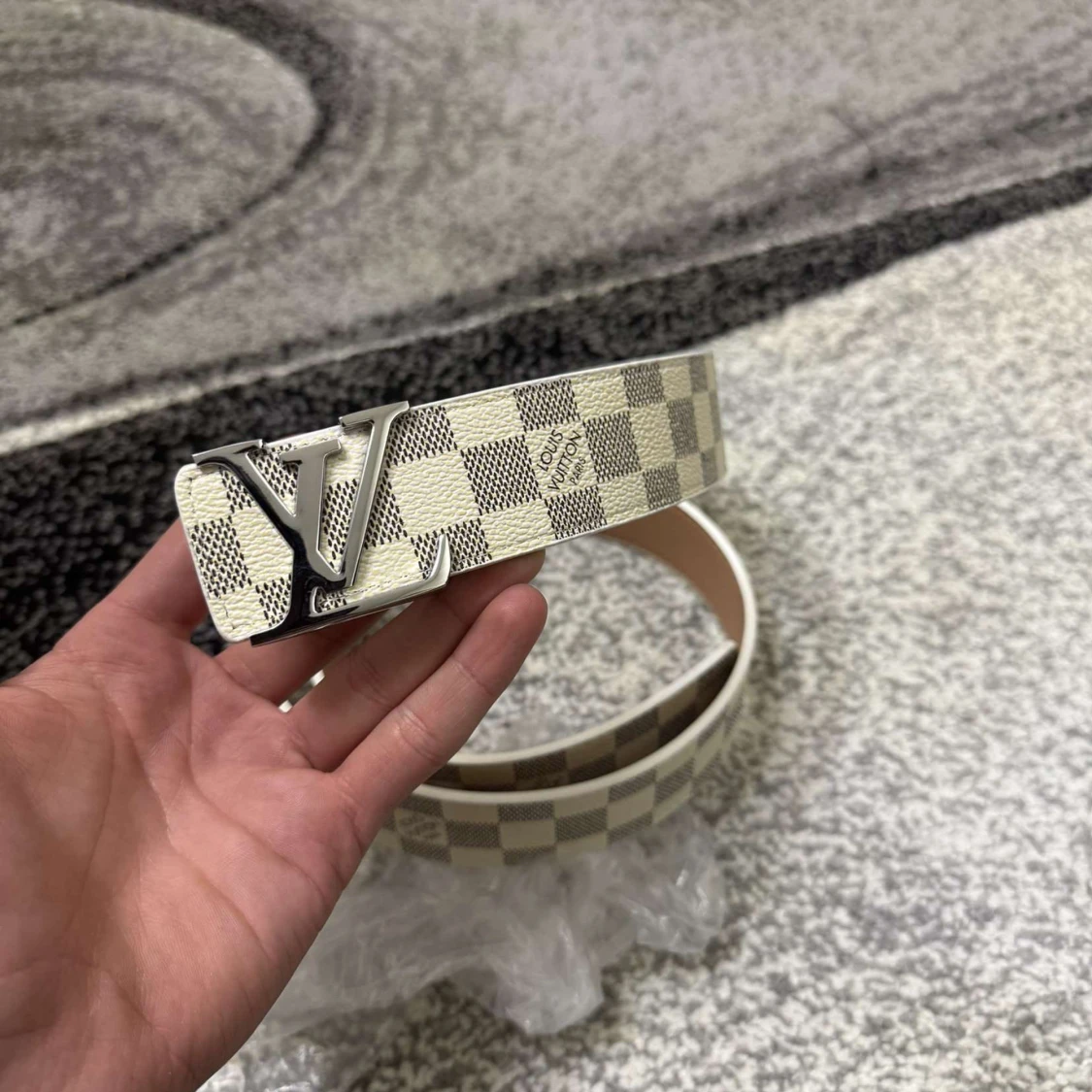 Vit L V bälte  - 1