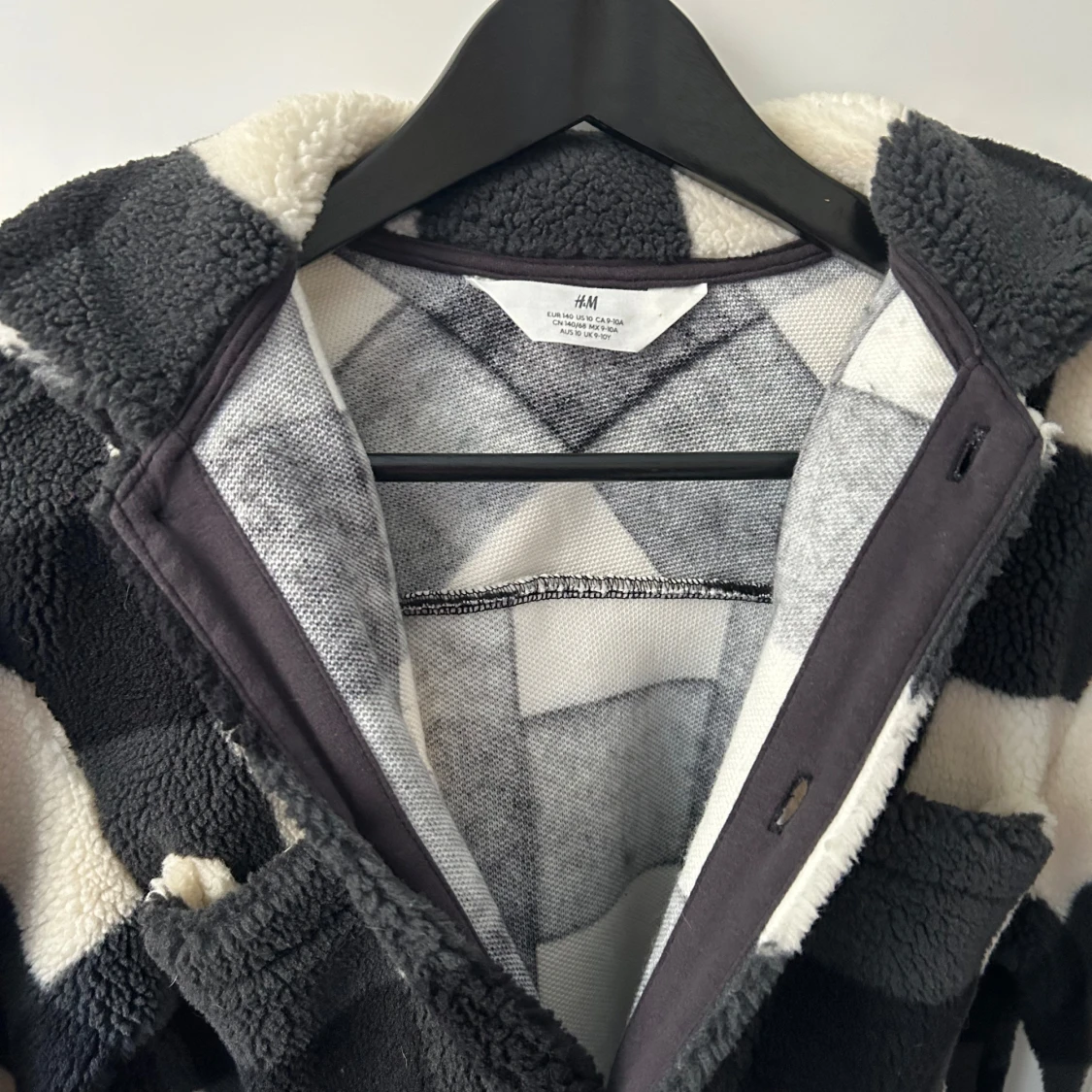 Svartvit rutig teddyjacka från H&M - 3