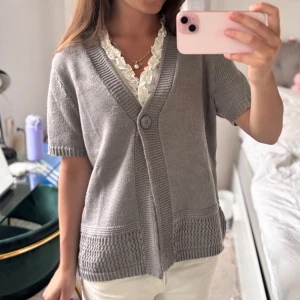 Kofta!! - Så fin kofta som man kan ha en blus under tex i sommar