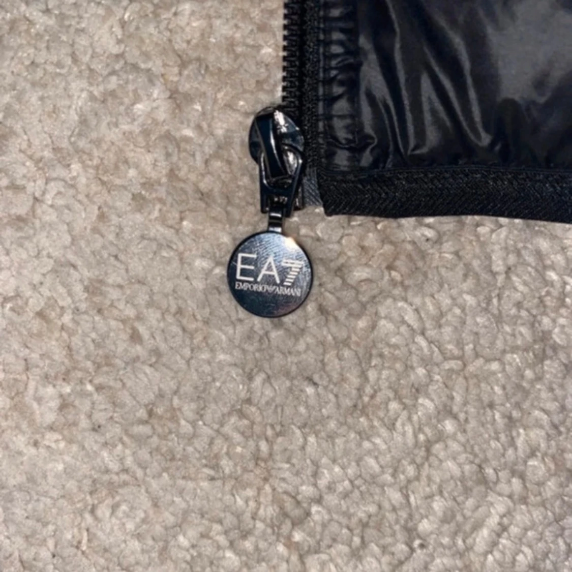 Svart dunväst från Emporio Armani EA7 - 4