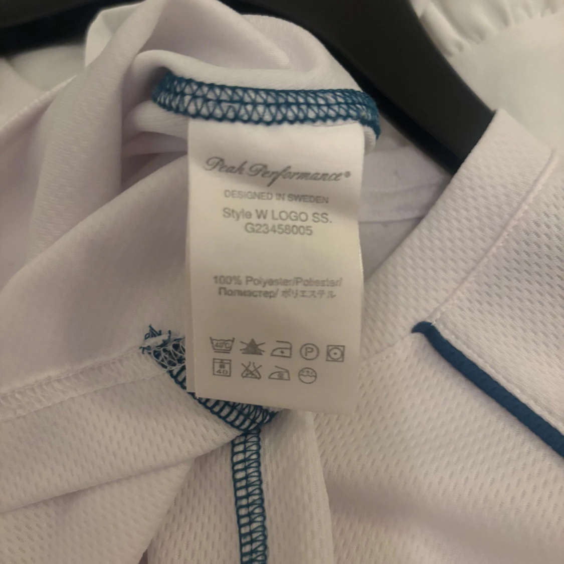 Vit t-shirt från Peak Performance - 2