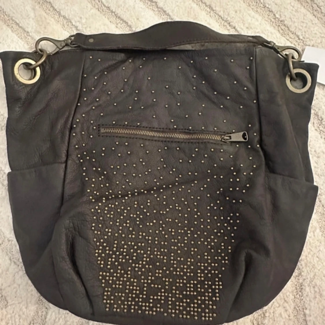 Mörkbrun axelväska från Liebeskind - 1