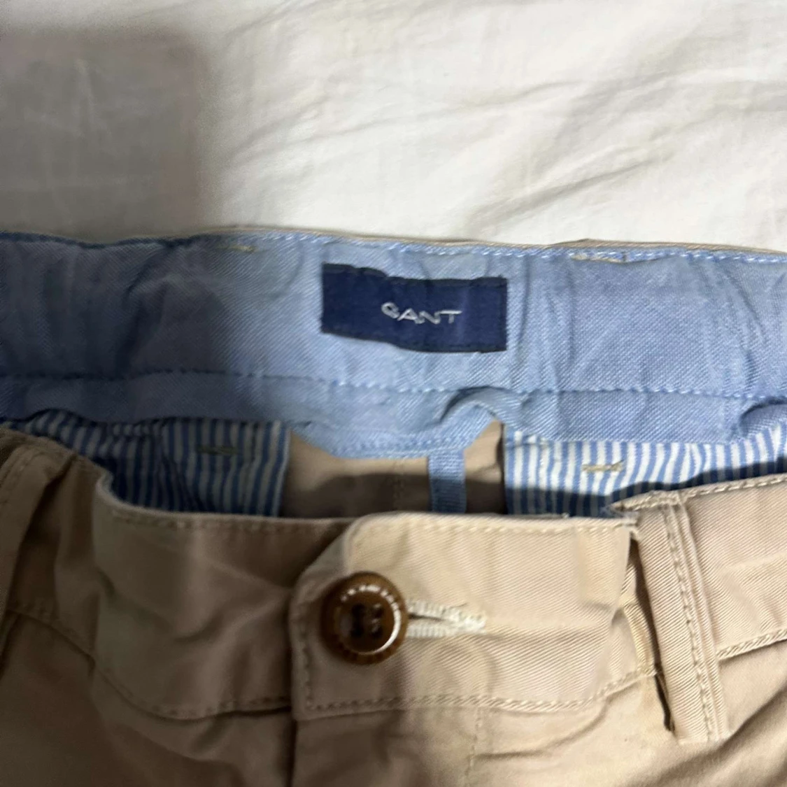 Beige chinos från GANT - 1