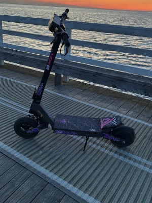 Kukirin g2  - Jag säljer denna kukirin g2 eftersom jag har ingen användning av den, det är inget problem med den och den är som en helt ny. Skriv om ni behöver fler bilder/videos   Laddare ingår 