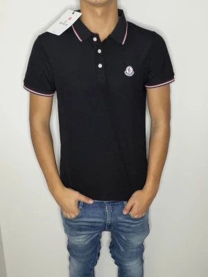 Moncler pike  - Säljer en fet moncler pike i storlek S, hör av dig vid funderingar 😁