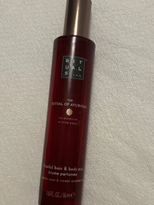 Bodymist  - Jag postar med instabox och PostNord!! 10% rabatt på bundle!🎀Bodymist från rituals🎀 Se hur mycket de är kvar på andra bilden🩷