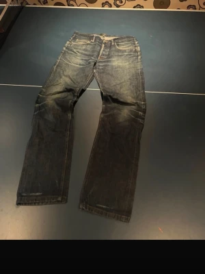 A.P.C jeans - Feta jeans från apc, selvedge med feta fades. Nypris 3300. Bara att höra av er vid funderingar😁!