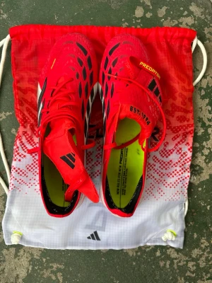 Elite Adidas Predators - Resellar, pris går att diskutera!