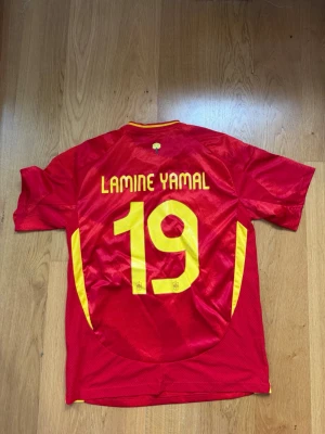 Lamine Yamal Spanien - Säljer detta fynd från Euro24 där Spanien vann med Yamal på ryggen
