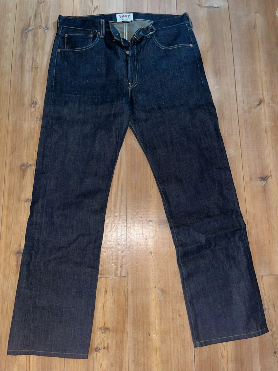 Mörkblå Levis 1947 Limited Edition Jeans