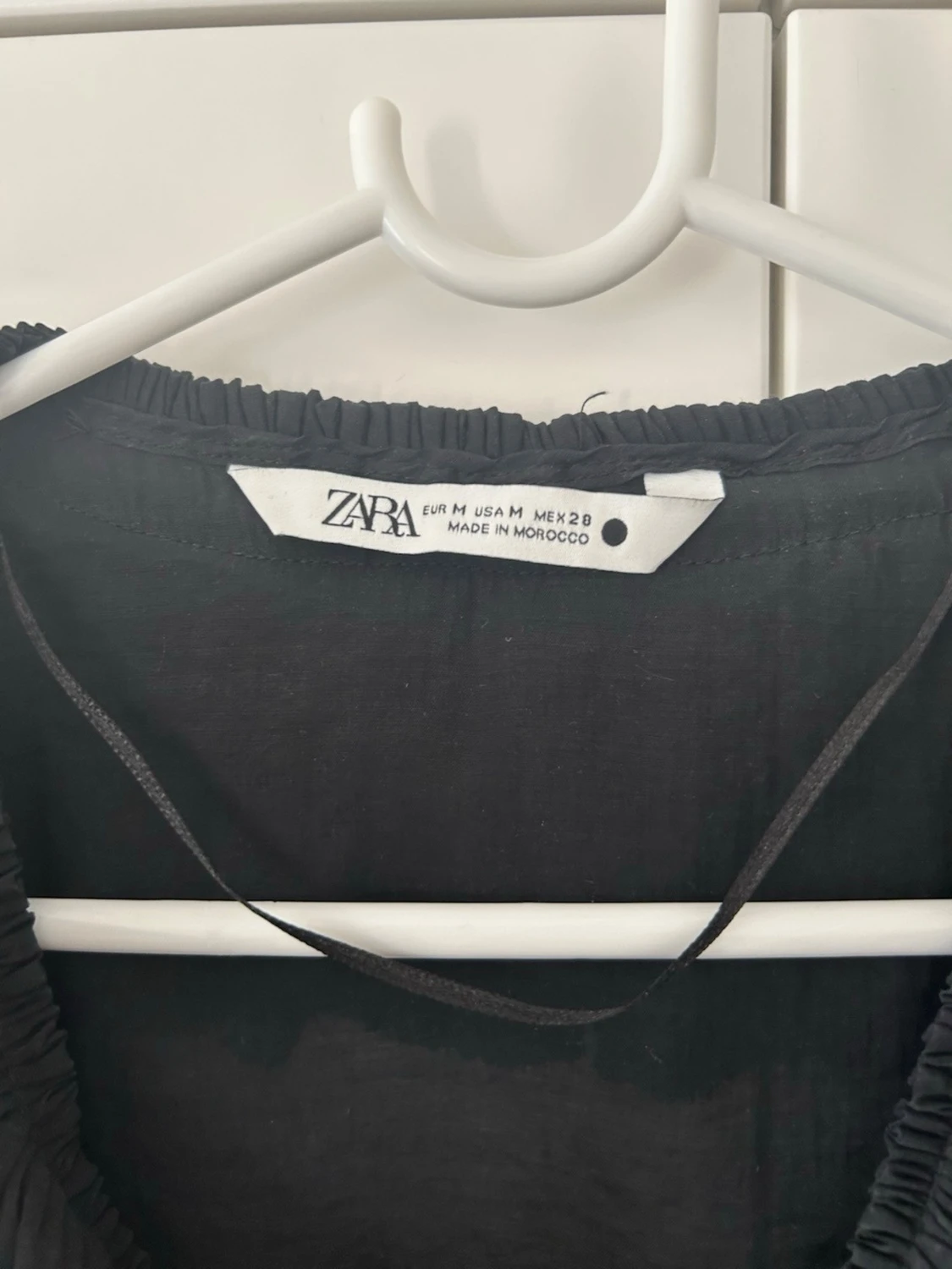 Svart volangblus från Zara - 1