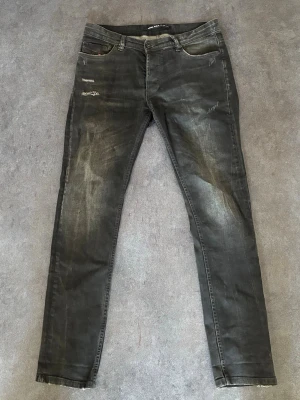 Diesel Jeans - Diesel D.N.A Jeans | Storlek 34/32 | Mått: midja 45 cm, längd 107 cm | Skick: Mycket bra | Skickas snabbt, kan gå ner i pris vid snabb affär  Mvh ActiveResell 