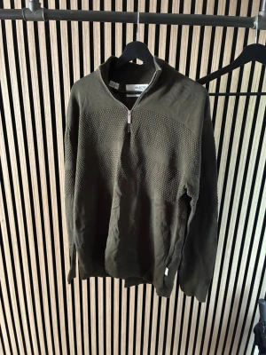 Selected homme quarter zip  - Säljer nu en selected homme quarter zip i storlek XXL | mycket fint skick utan defekter |  kom dm för flera frågor eller funderingar!