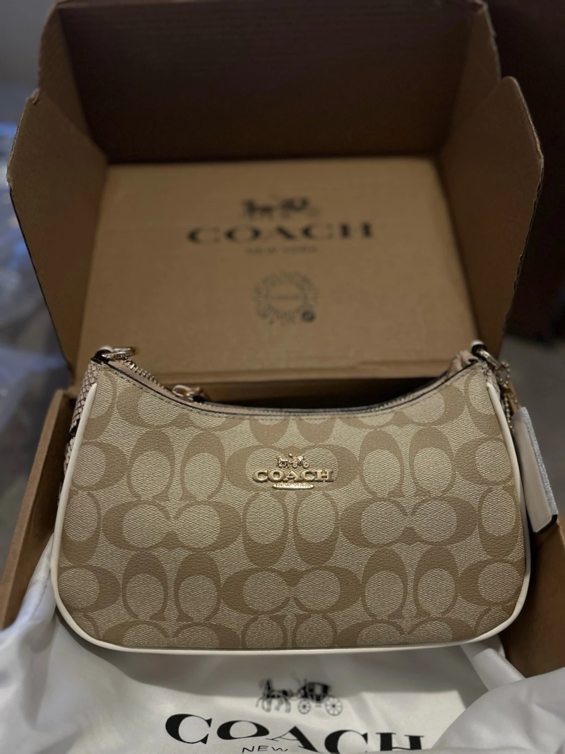 Coach Signature Shoulder Bag Beige/Vit