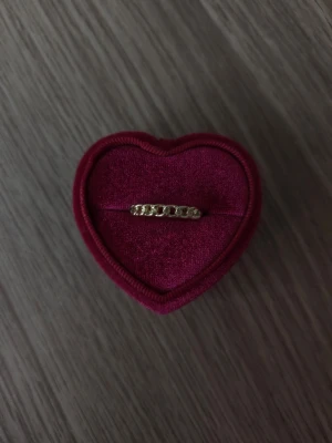 Guldfärgad kedjering - Kedja ring i storlek 17,7mm, guldfärgad.