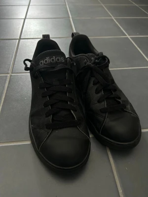 Adidas skor - Superbra skick
