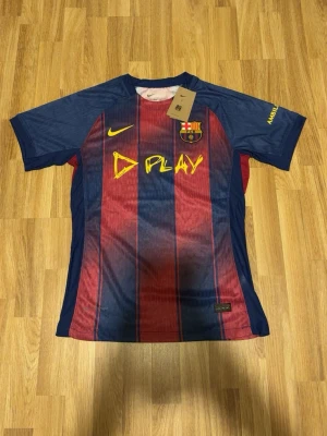 Barca fotbollströja  - Fet Barca fotbollströja som är helt ny och bästa kvaliteten