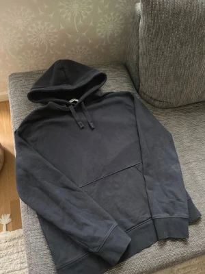 Cos hoodie - Relaxed fit, inte använt mycket alls
