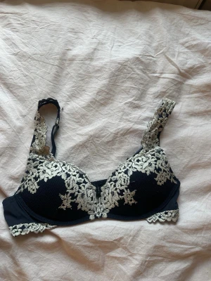 Intimissimi BH - Använd men bra skick. Lappar bortklippta. Storlek 70b