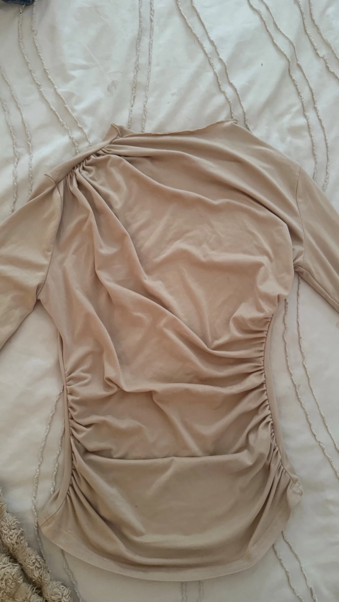 Beige långärmad topp med rynk