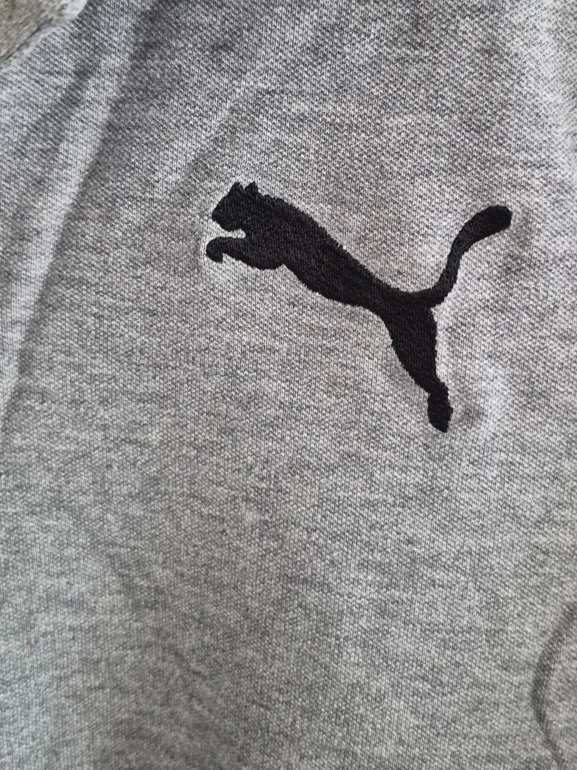 Grå pikétröja från Puma - 1