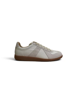 Maison Margiela Gats -  - Säljer nu dessa schyssta Ma1son Marg1ela Gats.  - Storlek 43 TSS  - Finns lite flaws annars bra skick!                                - Har du några fler funderingar så är det bara att höra av sig!   - Pris inte hugget i sten :) 