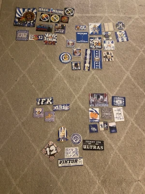 Ifk stickers/klibbor - Klibbor från både insta,kb och västvärnet! Skulle säga cirka 500-600st pris kan diskuteras 