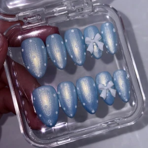 medium almond gel-x naglar - handmade gel-x press-ons! size: XL  with purchase, you get a care kit including nail glue, sticky tabs, nail file and buffer! feel free to contact me if you have any questions!