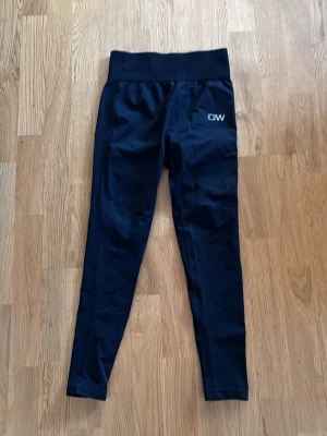 Svarta leggings från ICANIWILL - Snygga svarta leggings från ICANIWILL träningsbyxor galet snygga orginalpris är 599kr