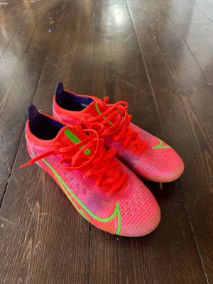 Nike mercurial elite fotbollsskor  - Nypris: 2900, endast testade 2-3 gånger och jättebra skick. 