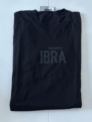 Dsquared2 Ibra  - Dsquared2 Ibra T-shirt. Storlek M. Pris 500               Nytt skick. Ej använd 
