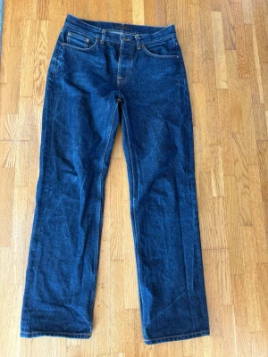 Tuff Tony dry - Nudie jeans modell tuff Tony.                               Dry Malibu.                                                                  Tvättade några gånger, kom med frågor!       W31 l34