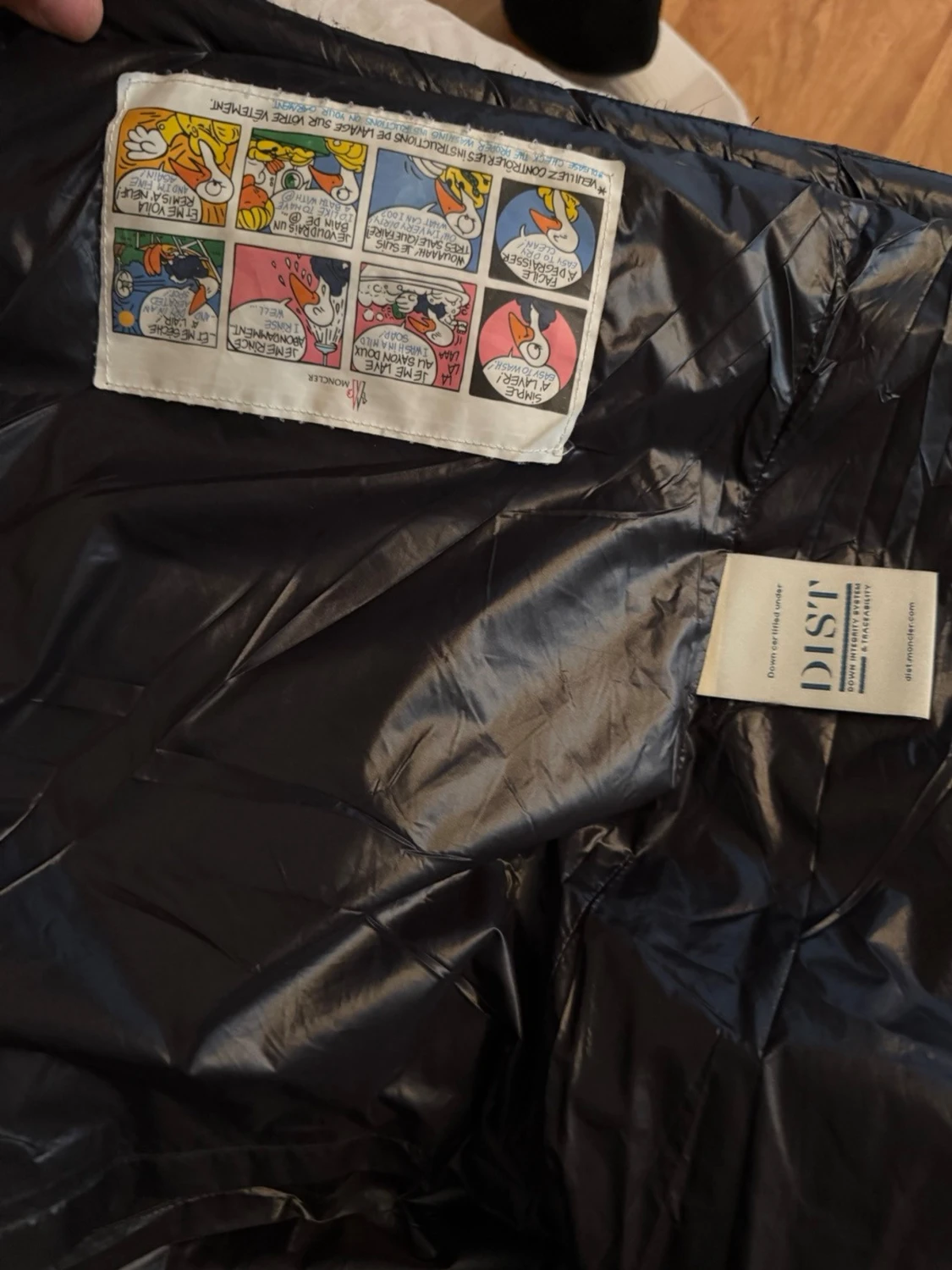 Svart pufferjacka från Moncler - 3
