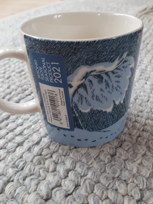 Muminmugg Månsken Mumin  - Felfri mugg med etikett kvar. Säljer fler Muminmuggar så kika gärna på mina övriga annonser också. Packar mycket noggrant. 