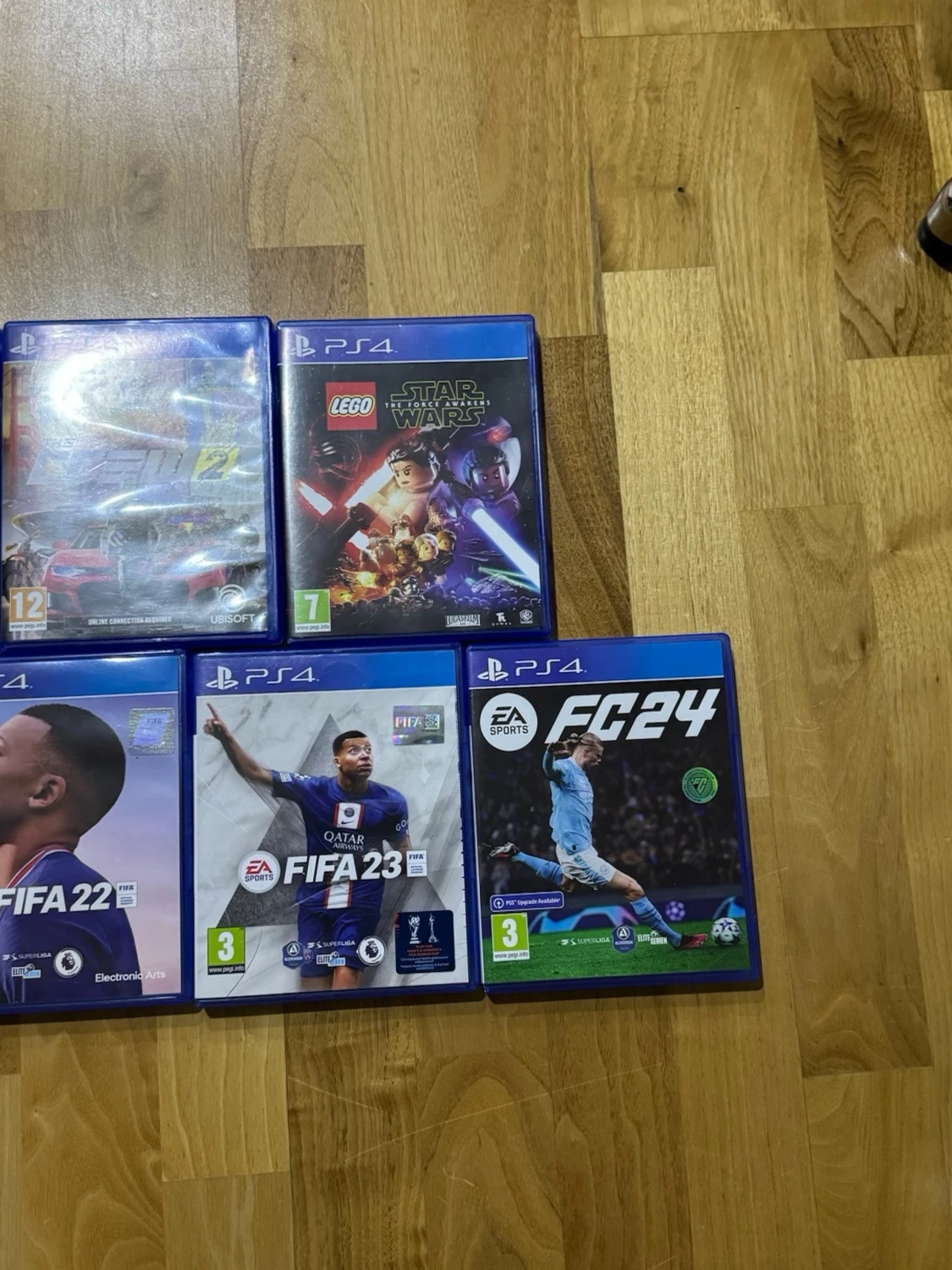 PS4 spelpaket med FIFA, LEGO & Crew - 5