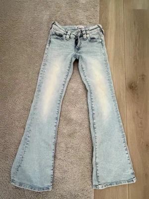 Jeans -  Bootcut Jeans från Gina young i storlek 152, använda ett fåtal gånger och är i bra skick