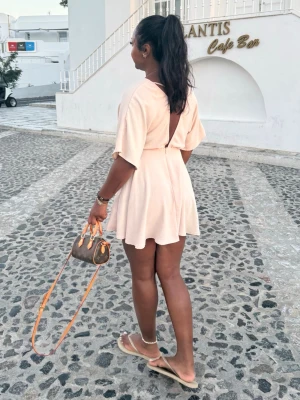 Fashionnova klänning - Endast använd en gång