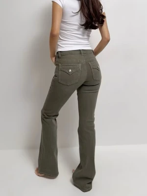 gröna bootcut jeans - Gröna low waist jeans från Gina 