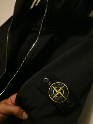 Stone Island soft shell jacka - Vind och vattentät. Bra skick. Säljer p.g.a. vikt uppgång 