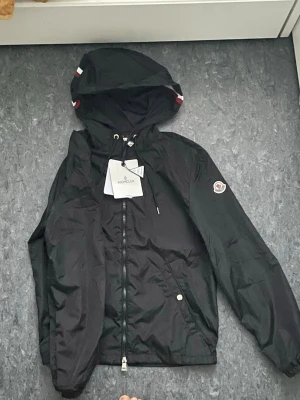 Moncler jacka - Storlek S