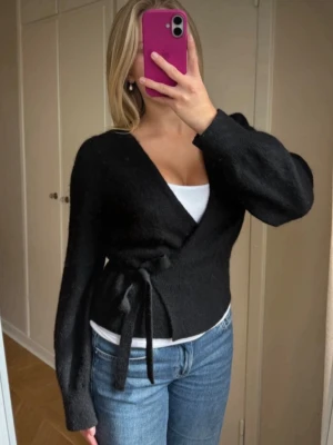 & Other Stories stickad tröja svart  - Jättebra skick💓