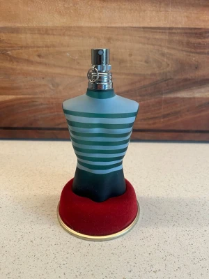 Jean Paul Gaultier Le Male  - Jean Paul Gaultier Le Male 125 ml. Se bild hur mycket som är kvar ca 75%. Köpt på Lyko