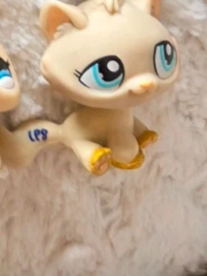 Littlest pet shop - Littlest pet shop Authentic katt #1364. Skriv till mig privat för fler bilder. Skick som på bilden. Kolla gärna in min profil för bundle😊💕
